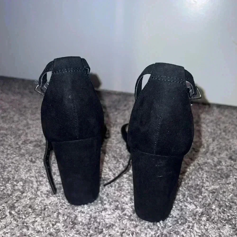 Francescas Collections reposhing this
